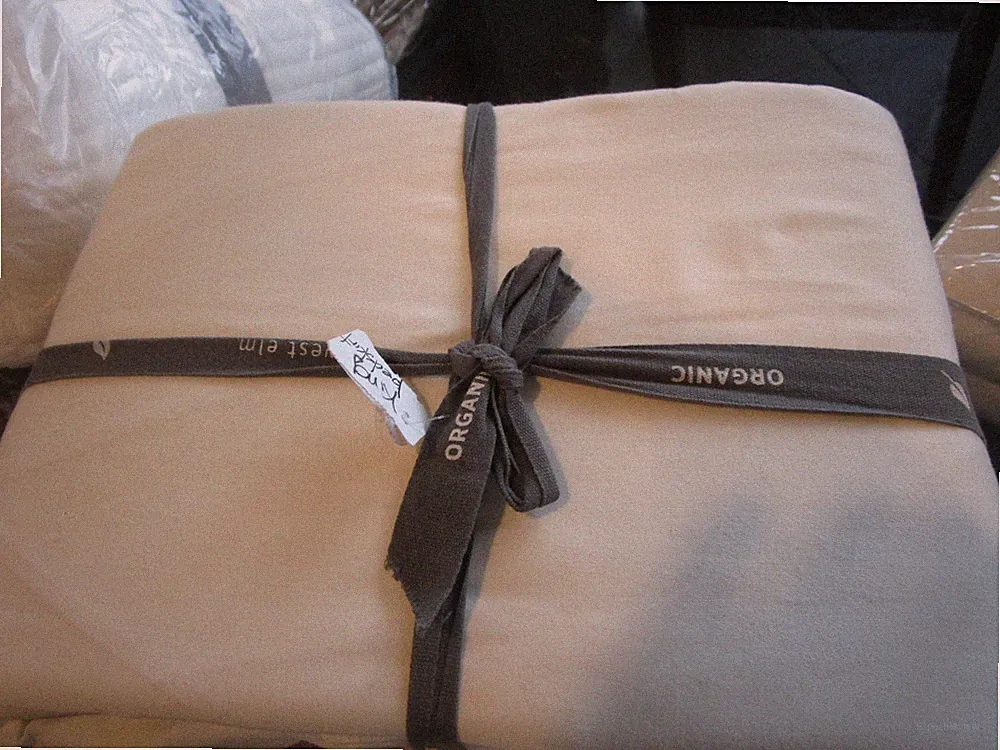 West Elm 400 TC sateen organic bedskirt bed skirt ivory King New wo tag