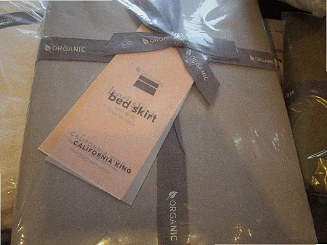 West Elm 400 TC sateen organic bedskirt bed skirt platinum California King 15"