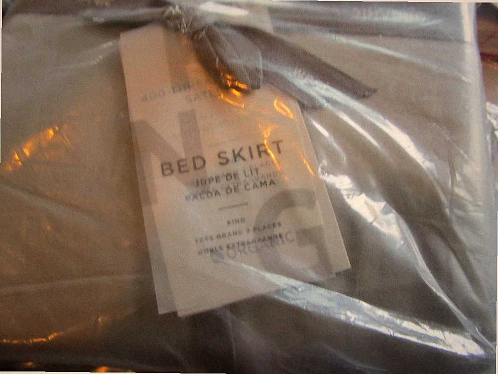 West Elm bedskirt bed skirt 400 Thread count sateen platinum King 15" drop New