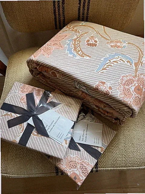 West Elm FLORAL BATIK Duvet King & 2 Standard Shams Petal NWT