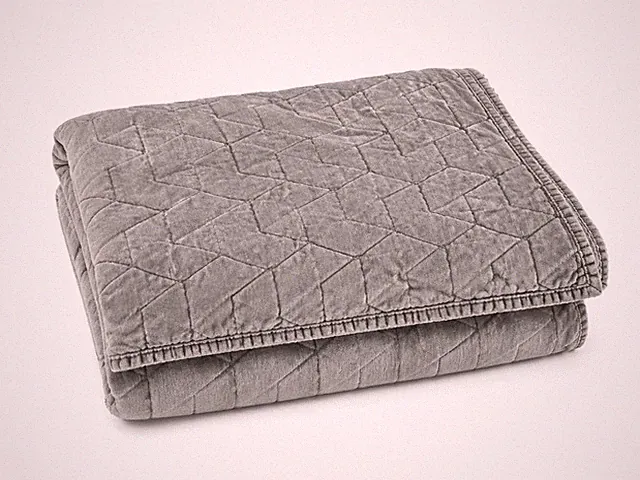 West Elm Quilt Grey Velvet Textured Size Full Queen Soft