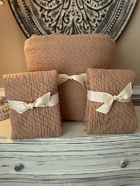 West Elm Reflections Matelasse K/CK Quilt & 2 KING Shams Sandstone PRE-OWNED
