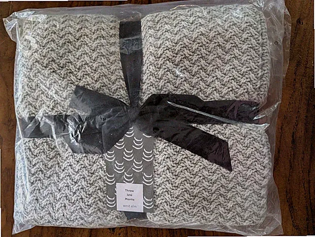 west elm Stone Washed Cotton Throw-50x60"-Arctic Blue - NWT